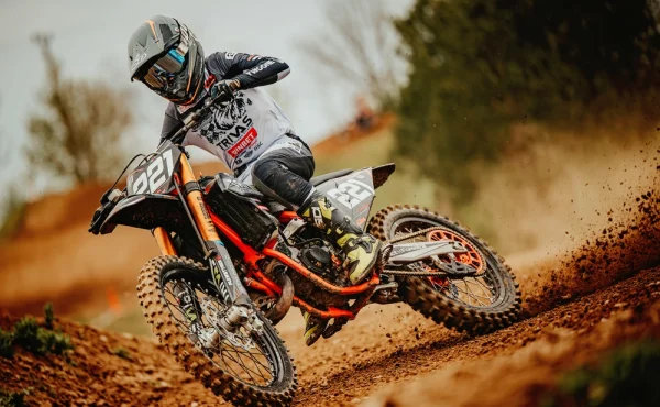 Jinín bude v roce 2026 hostit mistrovství světa juniorů v motokrosu