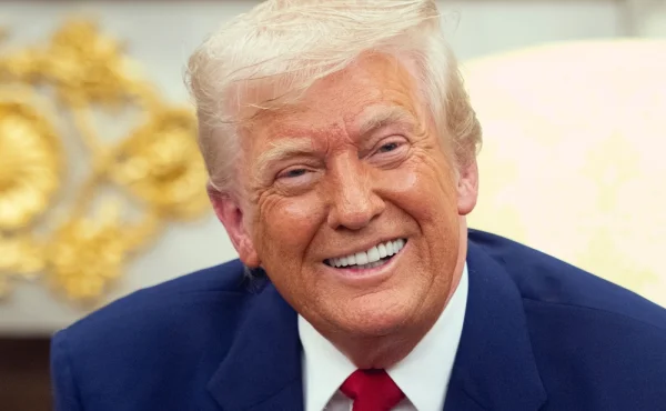 Vraťte se k původním jménům, nebo zasáhnu, vyhrožuje Donald Trump klubům NFL a MLB