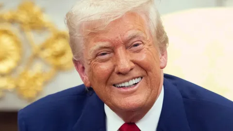 Vraťte se k původním jménům, nebo zasáhnu, vyhrožuje Donald Trump klubům NFL a MLB