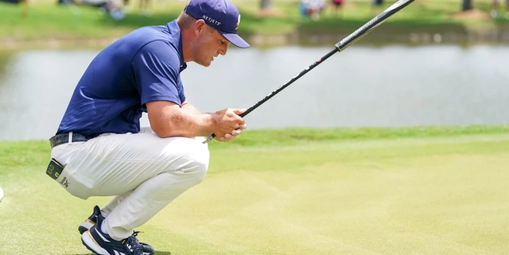Trumpův přítel je konspirátor. Golfista DeChambeau popírá přistání na Měsíci, ale věří v UFO