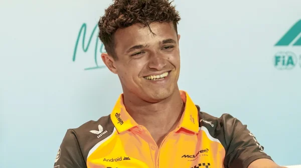 Tak co Magui, dobrý? Ne, kámo, jsem single, odpovídal Sainzovi Norris