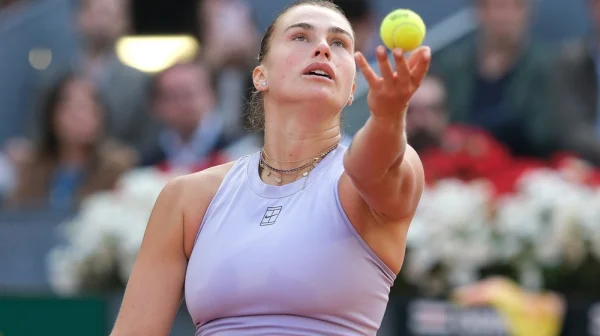 Sabalenková znovu baví. Na Instagramu představila odvážný model pro Australian Open