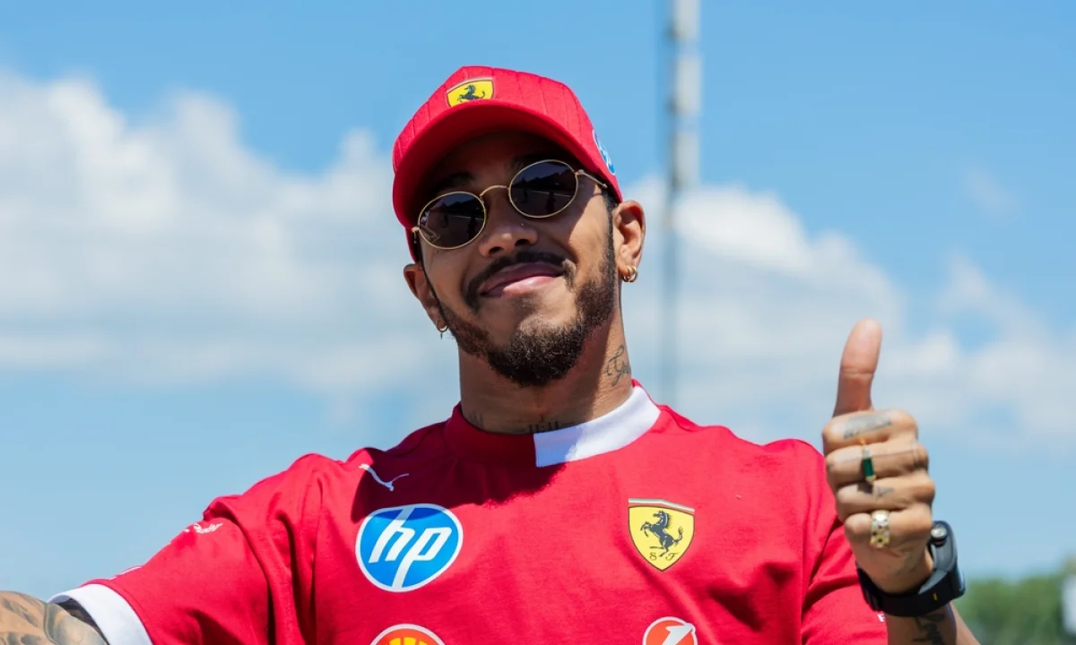 Hamilton versus Ferrari 7:0. Velká Británie stojí za svým šampionem