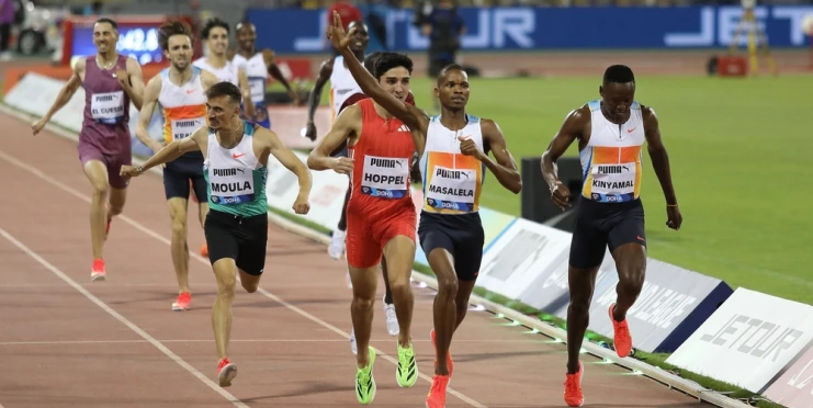 Namířil, 'zastřelil' soupeře a byl diskvalifikován. Atletický skandál v Toruni