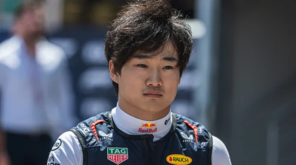 Chci odpovědi, ozval se Tsunoda. Stane se další obětí protěžování Maxe Verstappena?