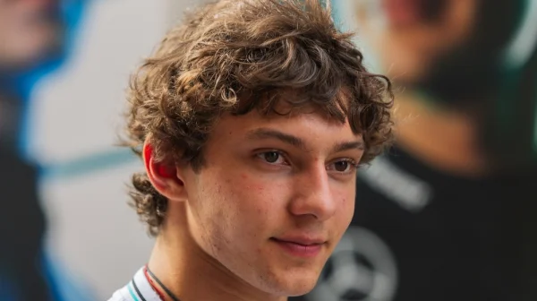 Kvůli obviněním Red Bullu vyhrožují Antonellimu smrtí. Prý pomáhá Verstappenovým rivalům