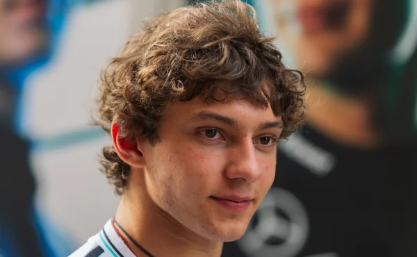 Kvůli obviněním Red Bullu vyhrožují Antonellimu smrtí. Prý pomáhá Verstappenovým rivalům