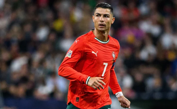 Faraon Ronaldo, stěžují si sousedé na fotbalistu kvůli vile. Ten se do ní nenastěhuje