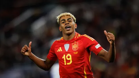 Yamal nebude reprezentovat. Barcelona ho poslala bez vědomí reprezentace na lékařský zákrok