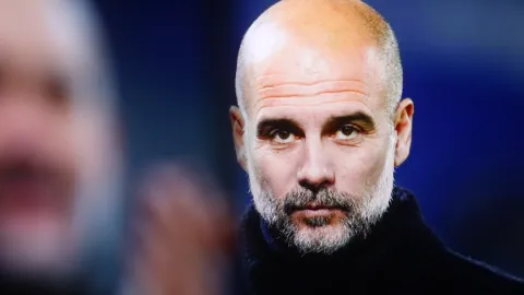 Na váhu! Pep Guardiola připomněl na Ostrovech český seriál Okresní přebor