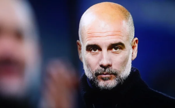 Na váhu! Pep Guardiola připomněl na Ostrovech český seriál Okresní přebor