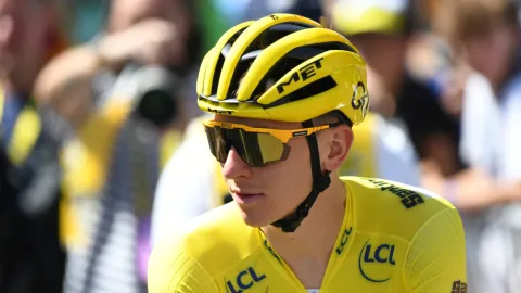 Radoval se z rekordu. Podívej se znovu, vyfoukl mu ho obratem Pogačar se svými parťáky