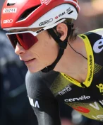 Nemoc a nespecifikované zranění po pádu. Jonas Vingegaard odsouvá úvod sezony