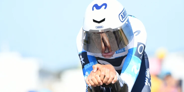 Vozil ženský dres a netušil to. Giro řeší, proč španělský cyklista závodil v ženském outfitu