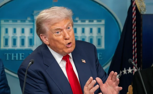 Trump stál Američany za pouhý rok víc než dvě miliardy. Čtvrtinu svého času strávil na golfu