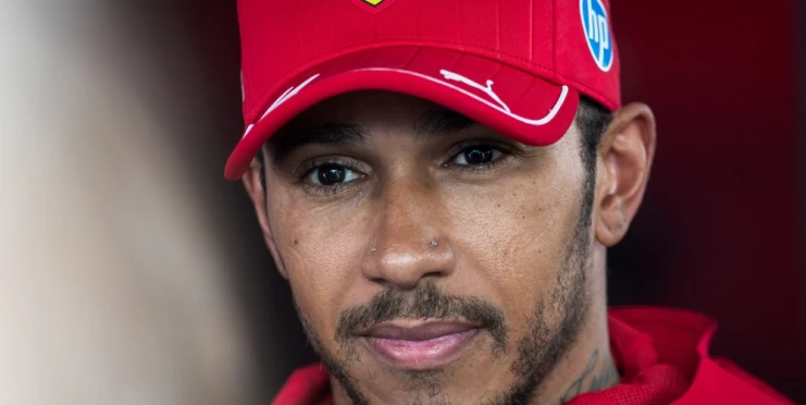 Lewis Hamilton má nový koníček. Prodal svá auta a místo nich sbírá Pokémony