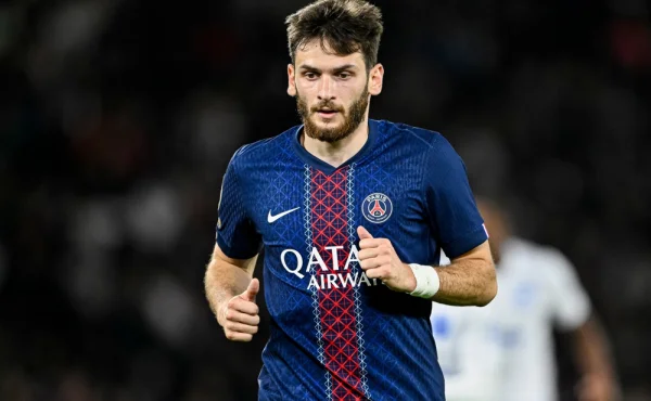 Chaos v Paříži. Po postupu PSG do finále Ligy mistrů bylo zatčeno víc než sto lidí