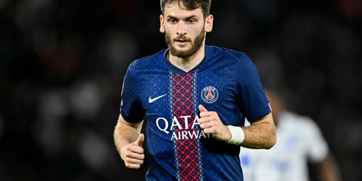 Chaos v Paříži. Po postupu PSG do finále Ligy mistrů bylo zatčeno víc než sto lidí