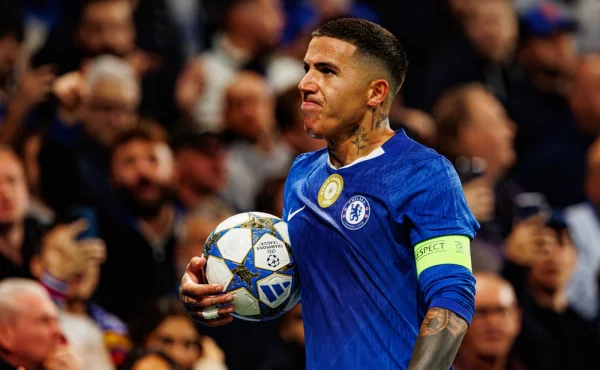 Pánové, tak takhle ne! Fanoušci Chelsea a Štrasburku společně protestují