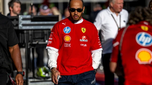 Skončí Hamilton ve Ferrari předčasně? Damon Hill přichází se zajímavou teorií