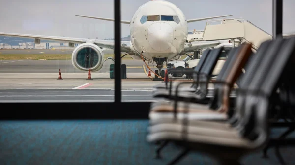 Vtípek, který způsobil chaos. Fotbalista přijde o angažmá kvůli vyvolání leteckého poplachu