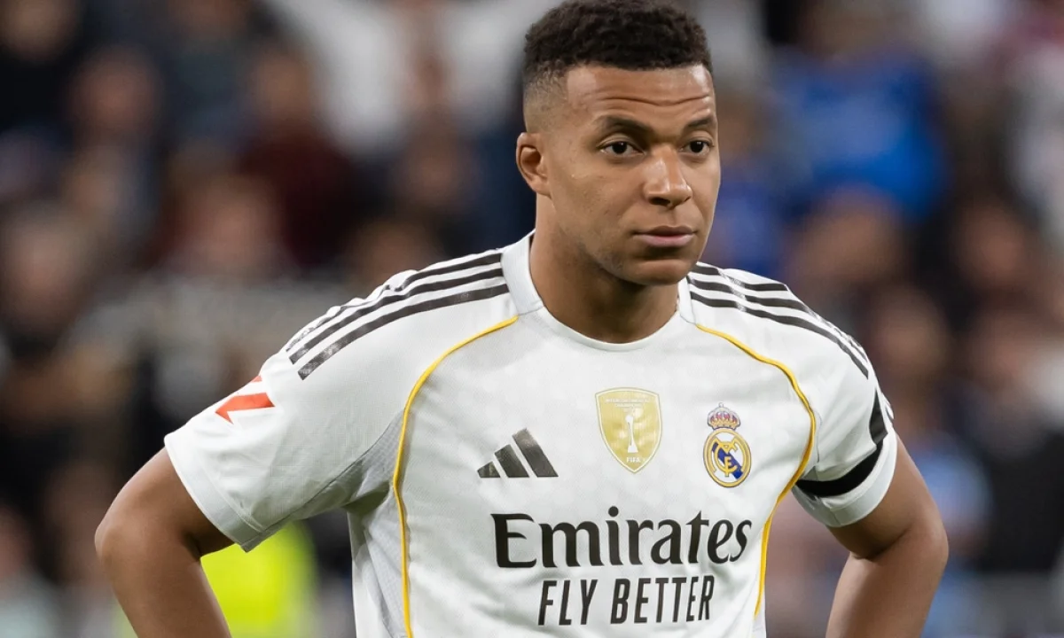 Mbappé je pod tlakem a v izolaci. Po protestech fanoušků se přidávají i spoluhráči
