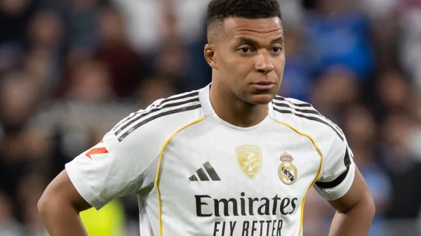 Mbappé je pod tlakem a v izolaci. Po protestech fanoušků se přidávají i spoluhráči