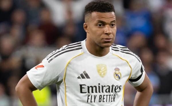 Mbappé je pod tlakem a v izolaci. Po protestech fanoušků se přidávají i spoluhráči