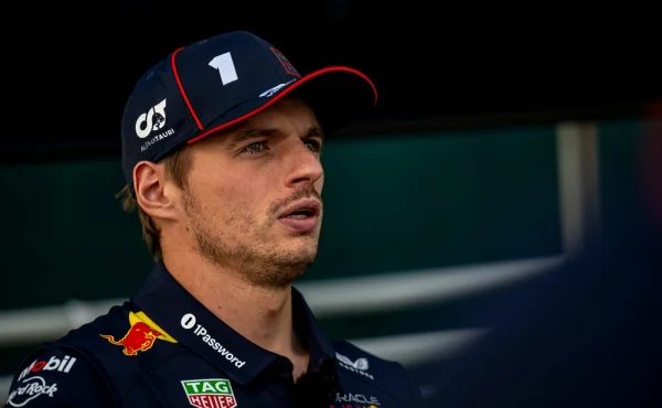Už není jednička. Max Verstappen si musel pro příští sezonu vybrat nové číslo