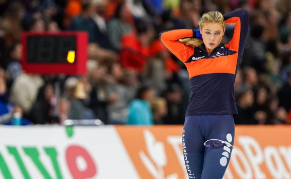 Koupil kombinézu Jutty Leerdamové za miliony. Jen ne tu originální