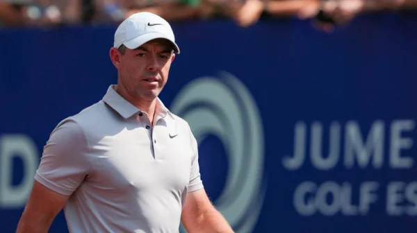 Rorymu bouchly nervy. McIlroy poslal fanouška do háje a nechal ho vyvést z turnaje