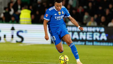 San Bernabéu proti Mbappému? Sílí spekulace, že se Mbappé chce vyhnout domácím utkáním