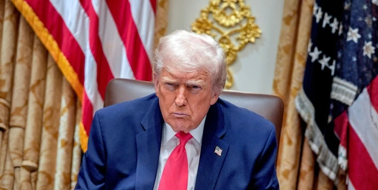 Televize zcenzurovala vzkaz určený Trumpovi. Ten označil show při Super Bowlu za strašnou