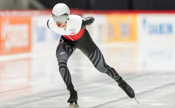 Vrátit se do Ruska? Rychlobruslař, kterého porazil Jílek, si raději změní jméno