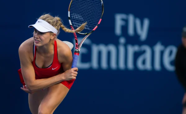 Šampaňské na kurtu. Kráska označuje výhru v 'podnapilém tenisu' za největší úspěch kariéry