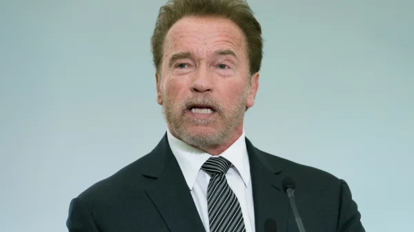 Terminátor je zpátky. V Kitzbühelu bude Schwarzenegger dražit i sám sebe