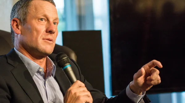 To já jsem oběť, ozval se Lance Armstrong. Ze svého konce obviňuje 'cancel culture'
