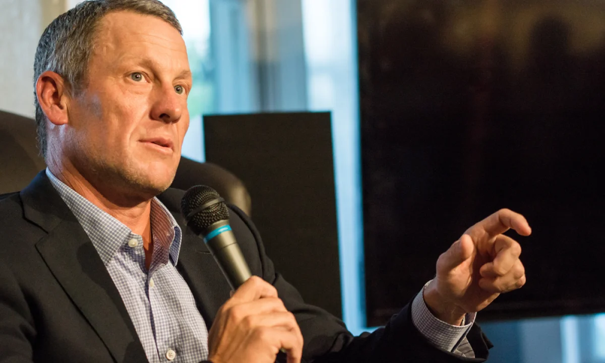 To já jsem oběť, ozval se Lance Armstrong. Ze svého konce obviňuje 'cancel culture'