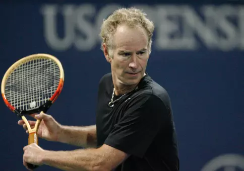 Já se nechal očkovat, ale ať se Djokovič rozhodne svobodně, tvrdí John McEnroe