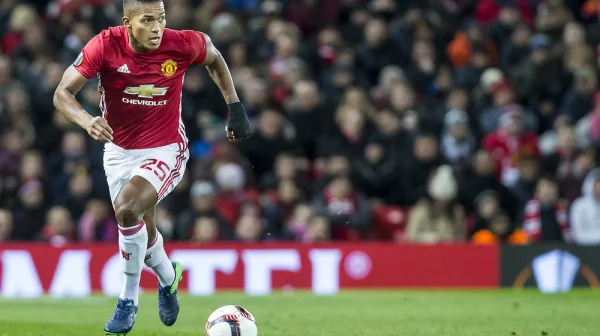 Superhrdina Antonio Valencia. Legenda United zachránila člověka před sebevraždou