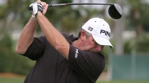 Mobil na Masters? Končíš! Šampiona British Open vyvedla ochranka z areálu