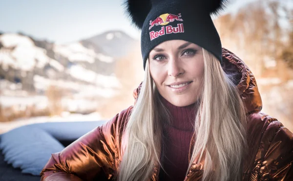 Bez podprsenky. Lyžařská královna Lindsey Vonnová nafotila provokující snímky