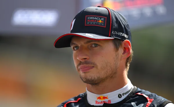 Verstappen má licenci, i když nesplnil všechny podmínky. Může závodit na Nürgburgringu