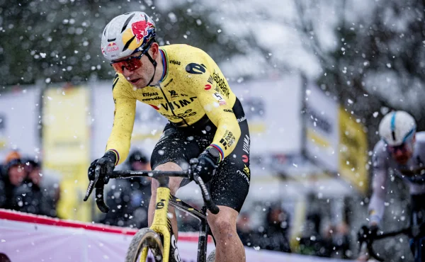 Rekonvalescence se komplikuje a návrat se odkládá. Van Aert může chybět až tři měsíce