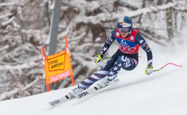 Lindsey Vonnová je po operaci. Nemůžu být na ni pyšnější, označuje ji otec za bojovnici