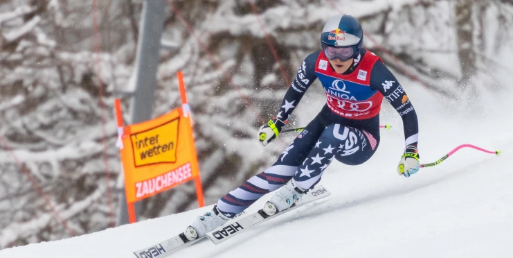 Lindsey Vonnová je po operaci. Nemůžu být na ni pyšnější, označuje ji otec za bojovnici