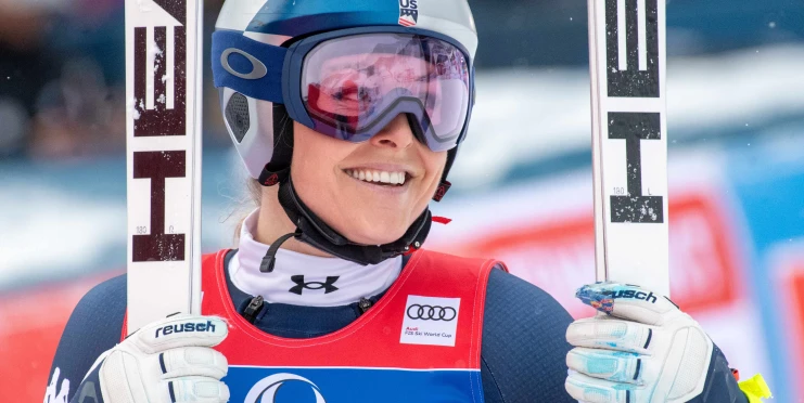 Nohu mám pořád na kusy, vzkázala Lindsey Vonnová. Tryskáč ji převezl do USA