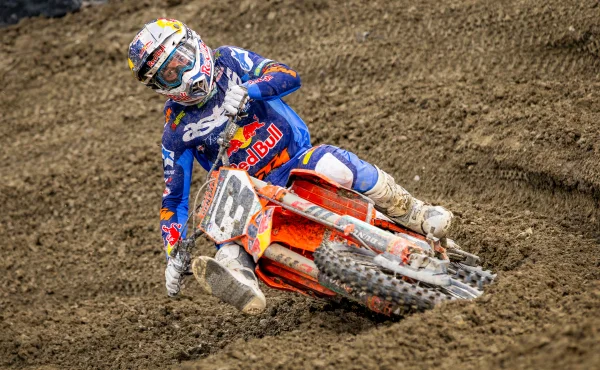 Rekord s odštípnutým zubem. Legendární Tomac nezvládl přebírání trofeje