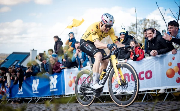 Těsně před Roubaix zakázala UCI Vismě revoluční technologii. Tým mluví o podivném načasování