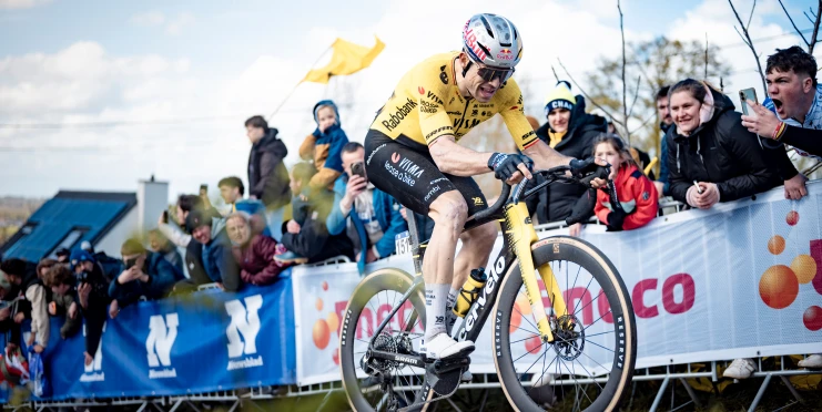 Těsně před Roubaix zakázala UCI Vismě revoluční technologii. Tým mluví o podivném načasování